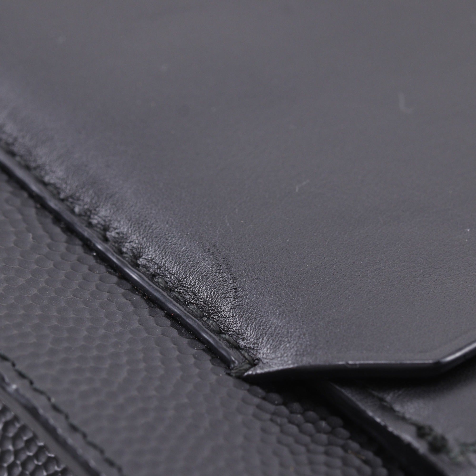 Bally Black Leather Shoulder Bag (Pre-Owned)