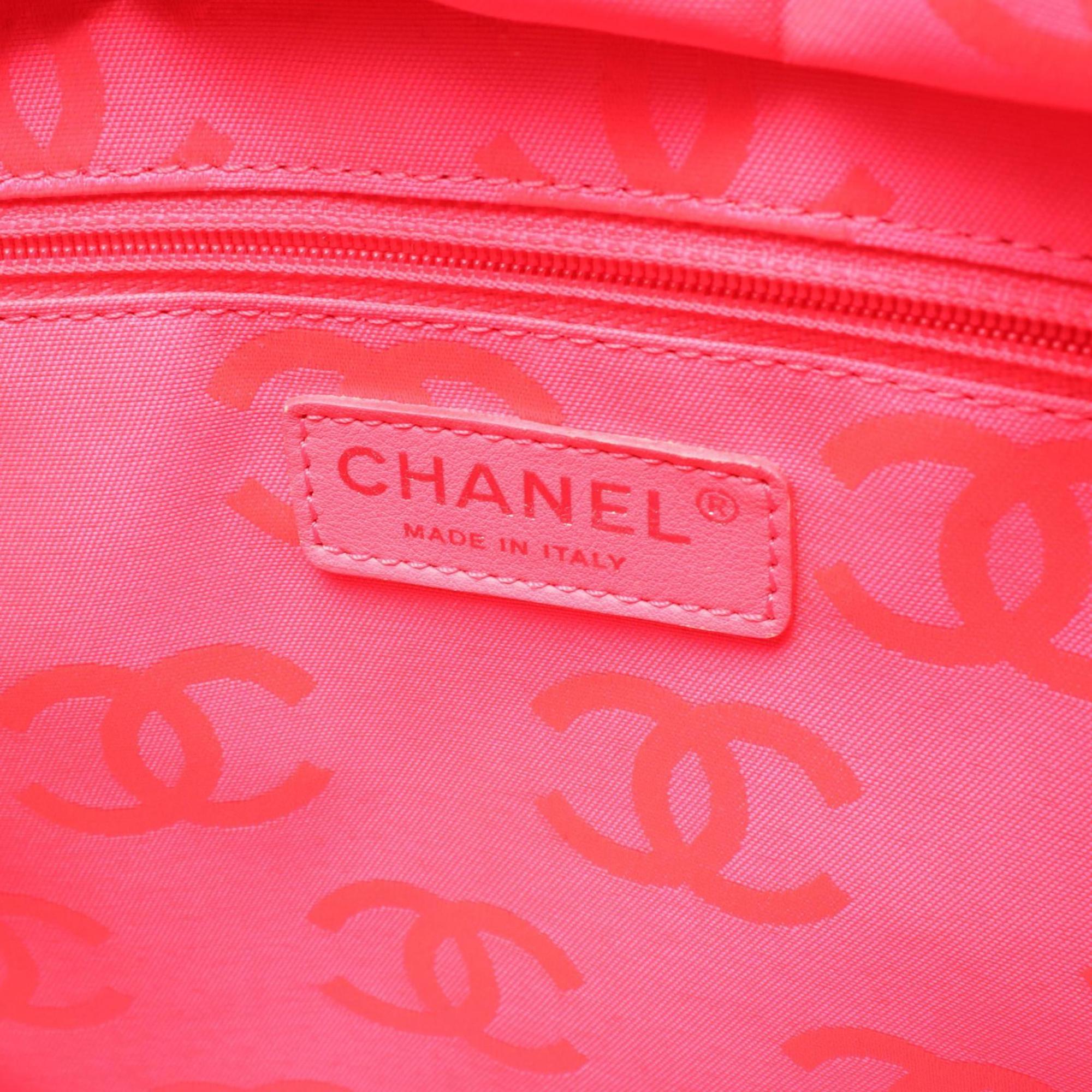 Chanel Black Leather Patent Leather Tote Bag (Pre-Owned)
