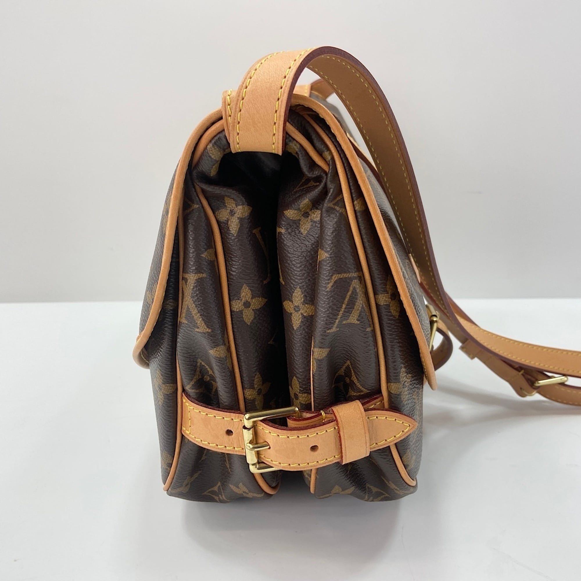 Louis Vuitton Brown Monogram Monogram Shoulder Bag (Pre-Owned)