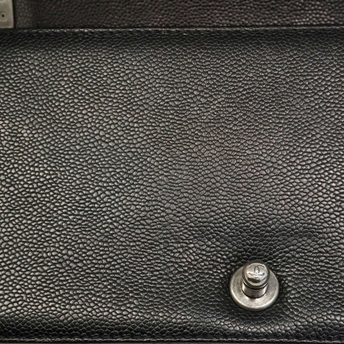 Chanel Black Grained Calfskin Shoulder Bag (Pre-Owned)