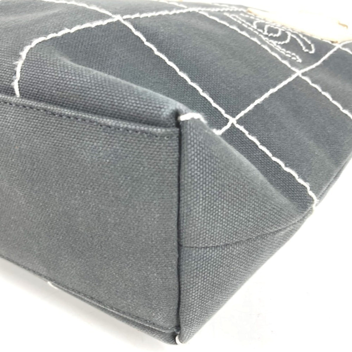 Chanel Gray White Canvas Handbag Tote Bag (Pre-Owned)