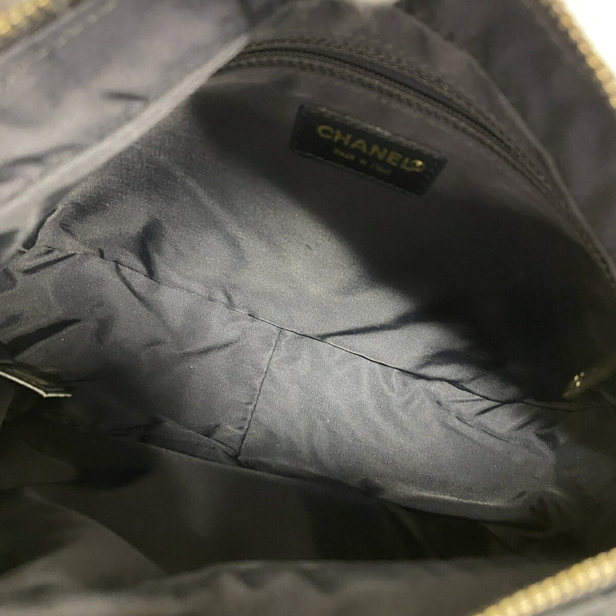 Chanel Black Nylon Shoulder Bag (Pre-Owned)