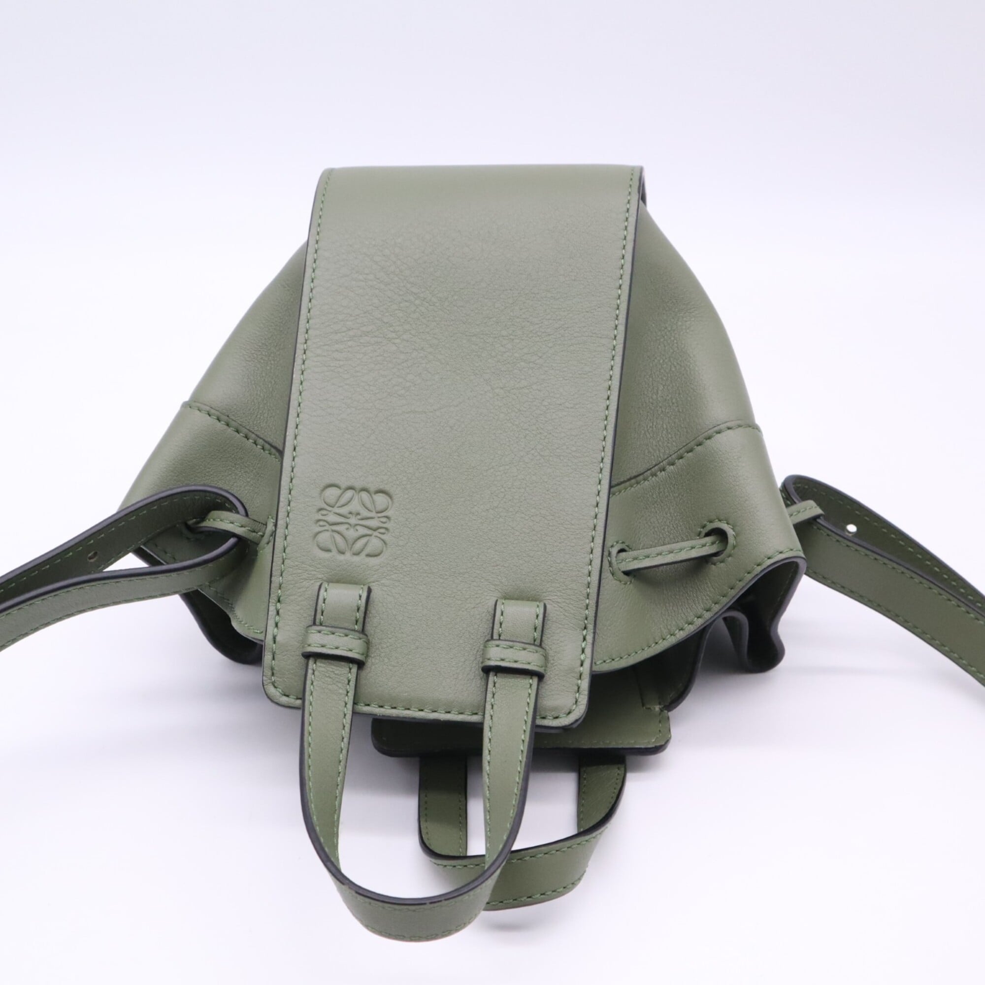 Loewe Hammock Green Leather Handbag (Pre-Owned)