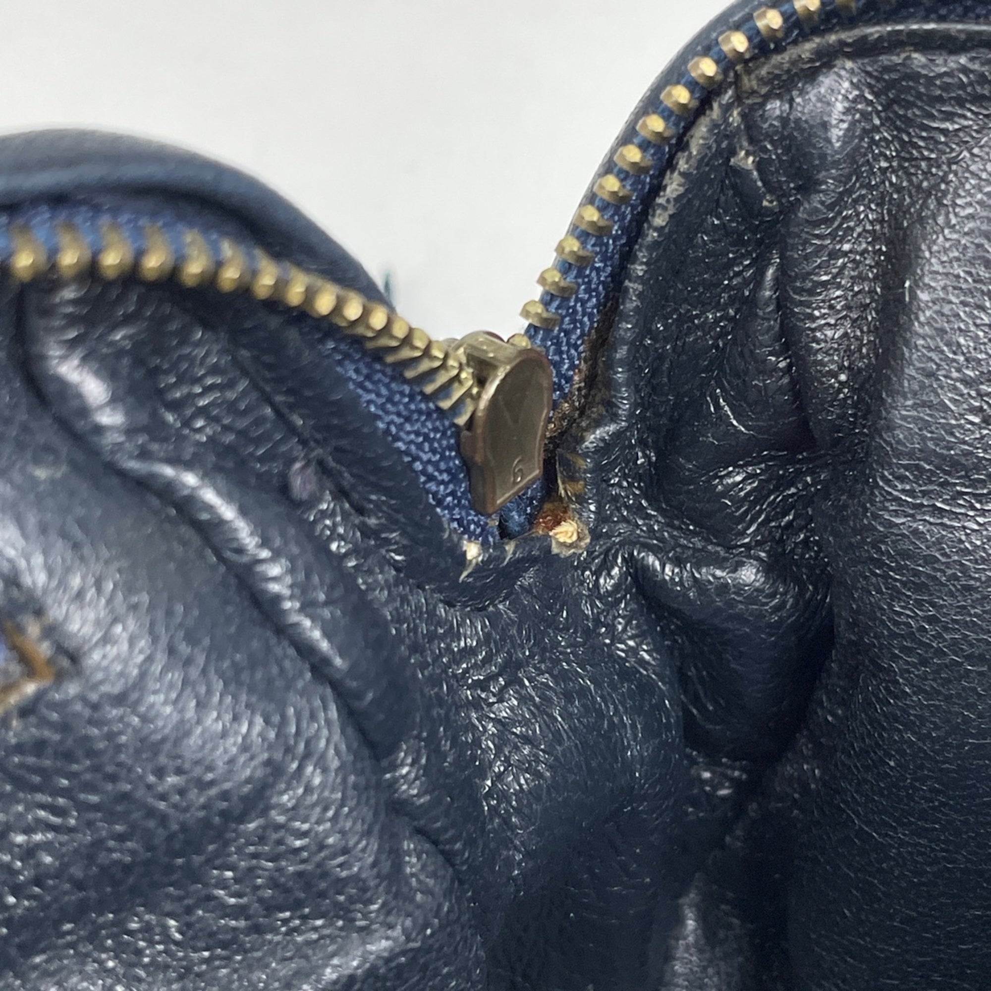 Chanel Navy Leather Shoulder Bag (Pre-Owned)