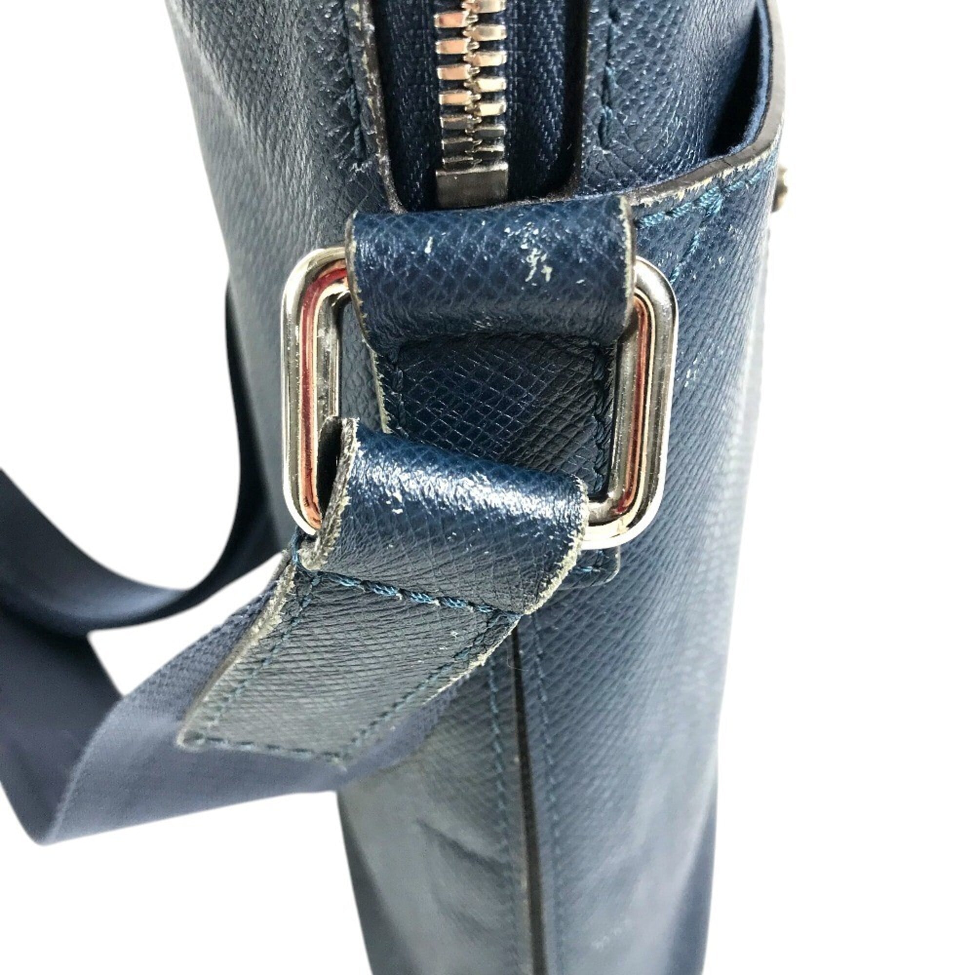 Louis Vuitton Navy Taiga Leather Handbag Messenger Bag Shoulder Bag (Pre-Owned)