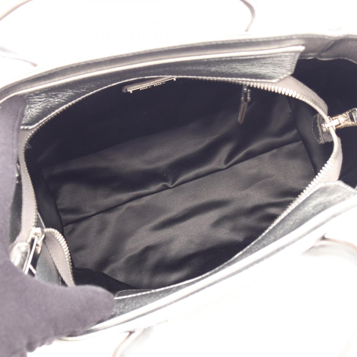 Miu Miu Silver Leather Handbag (Pre-Owned)