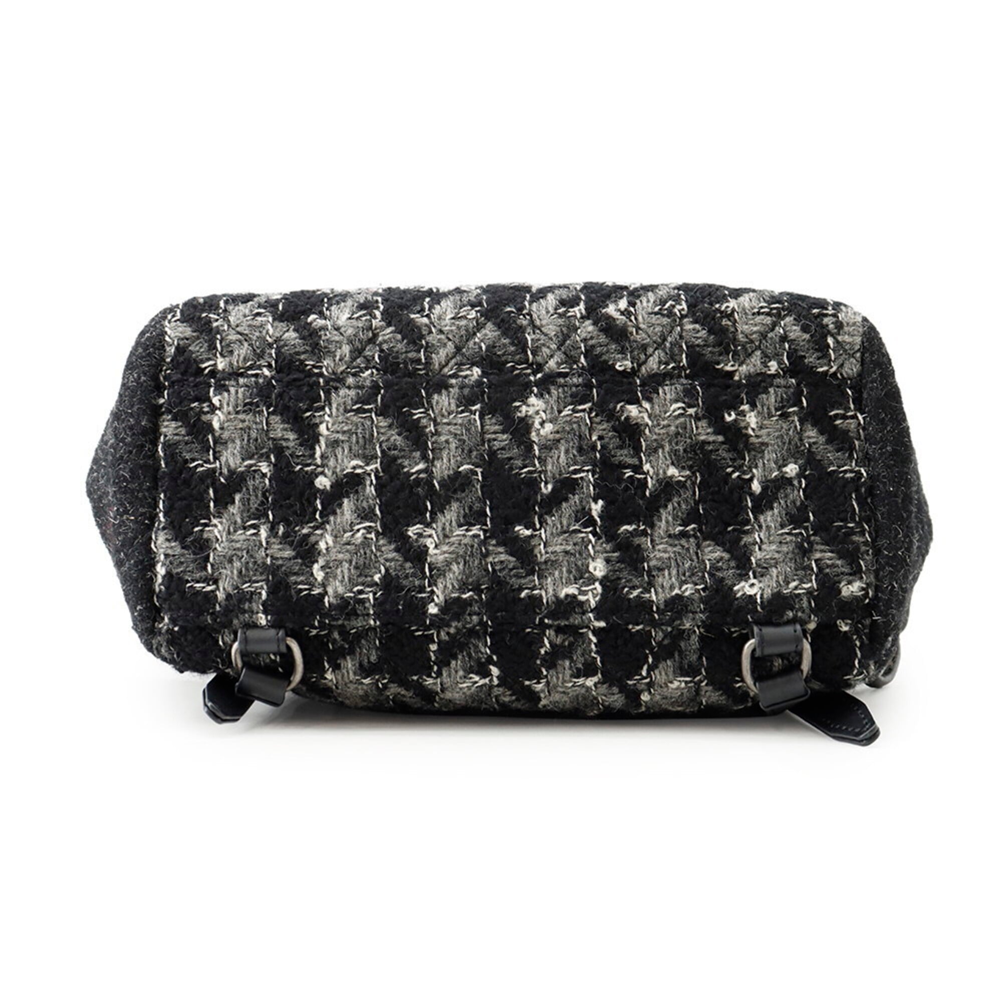 Chanel Black Gray Tweed Handbag (Pre-Owned)