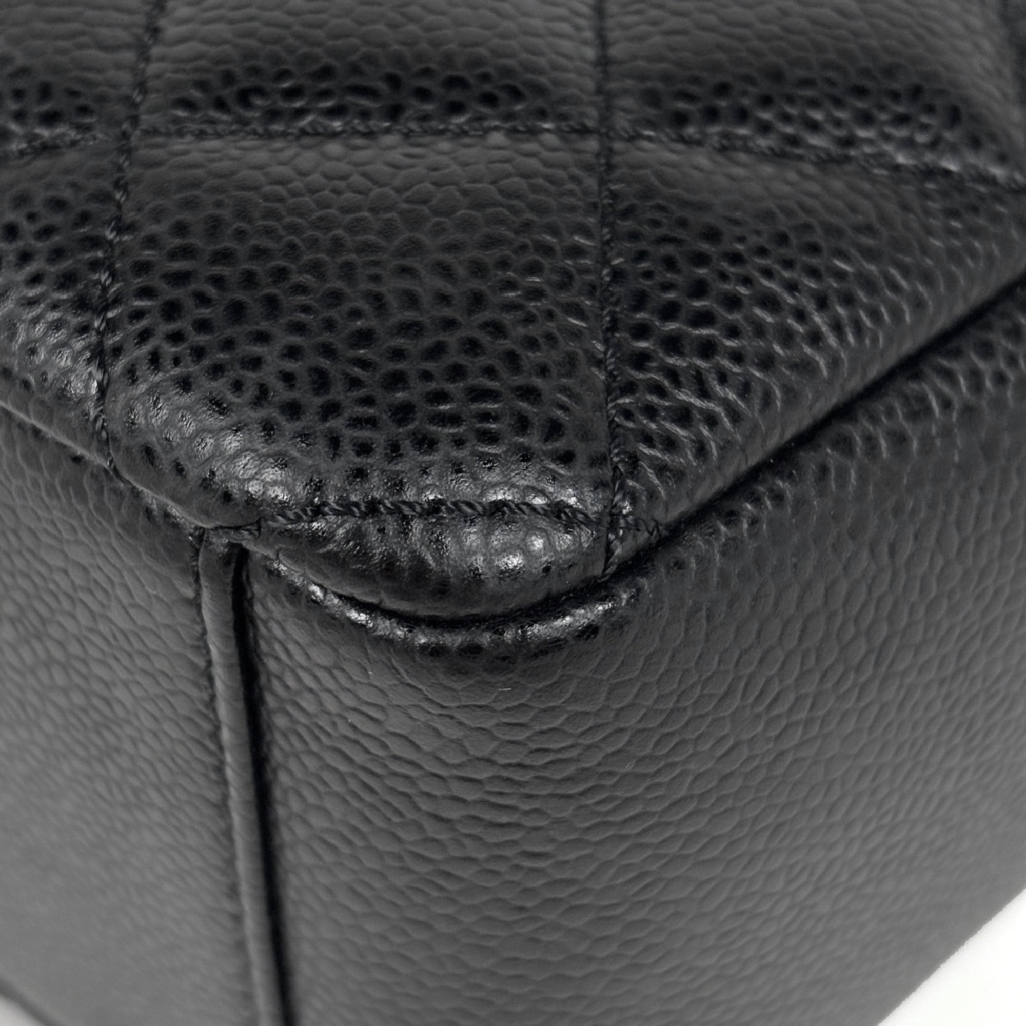Chanel Matelasse Black Grained Calfskin Tote Bag (Pre-Owned)