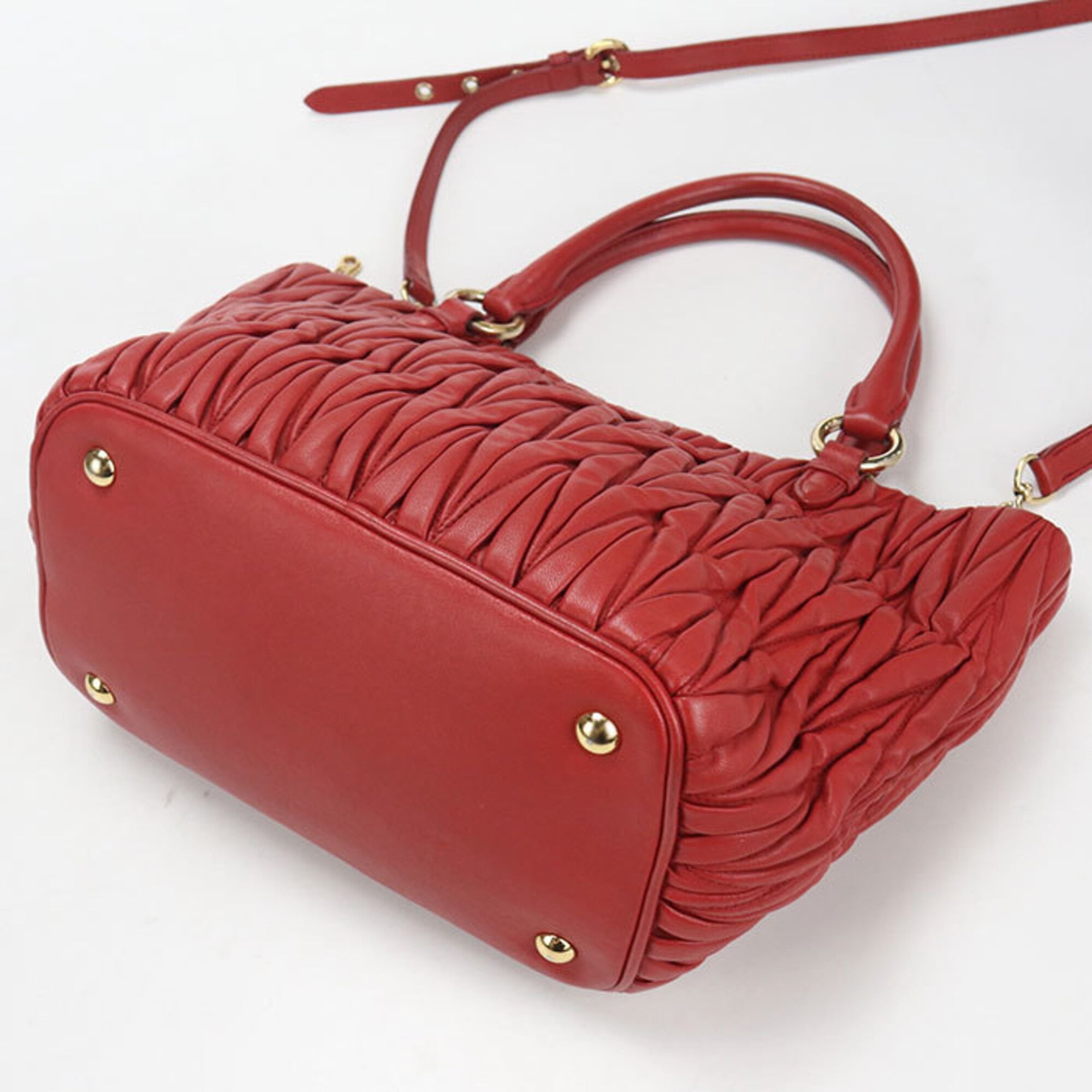 Miu Miu Red Color Leather Handbag (Pre-Owned)