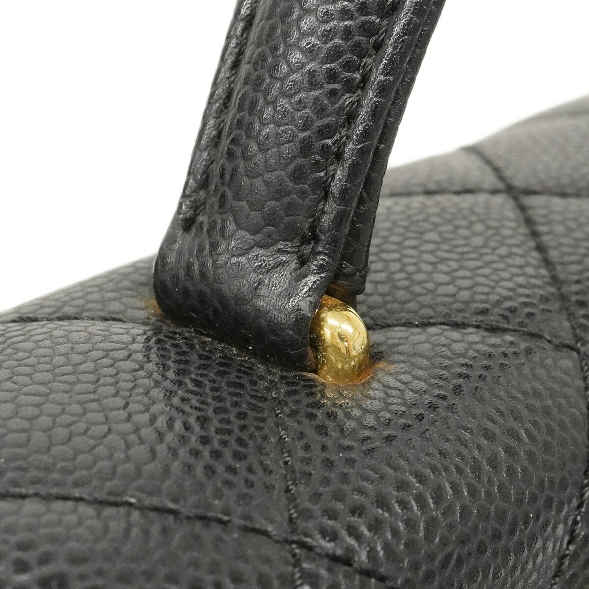 Chanel Black Grained Calfskin Handbag (Pre-Owned)