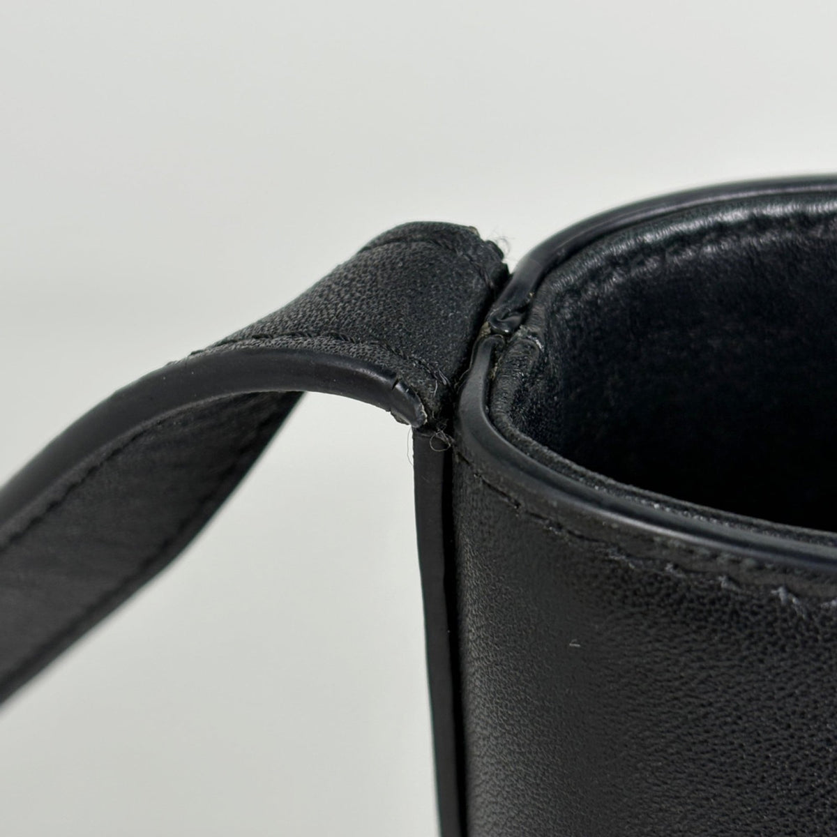 Celine Black Leather Shoulder Bag (Pre-Owned)
