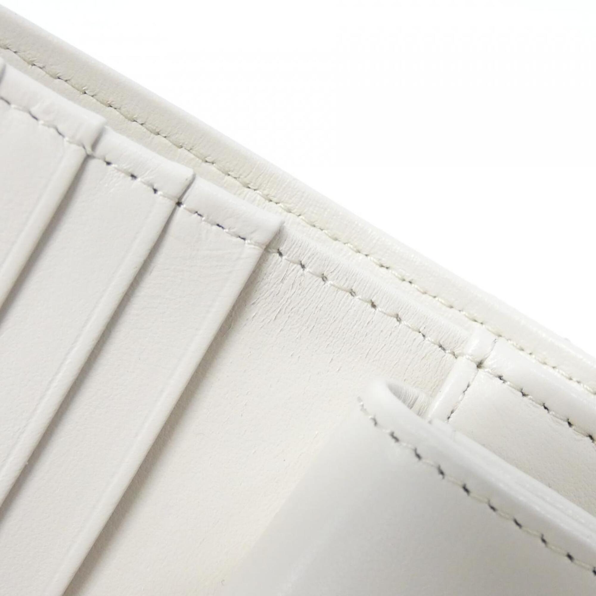 Chanel White Grained Calfskin Wallet (Bi-Fold) (Pre-Owned)