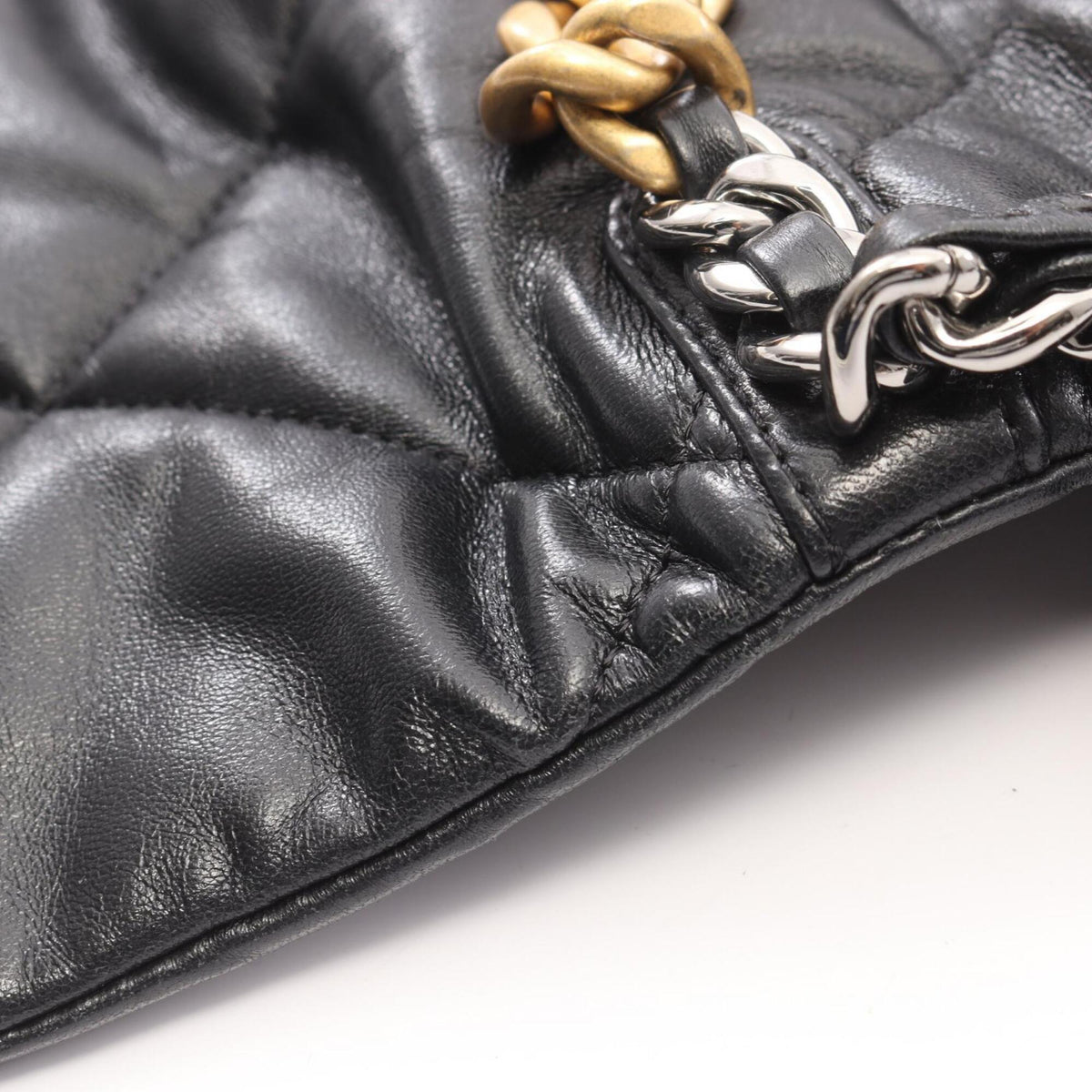 Chanel Black Leather Handbag Shoulder Bag (Pre-Owned)