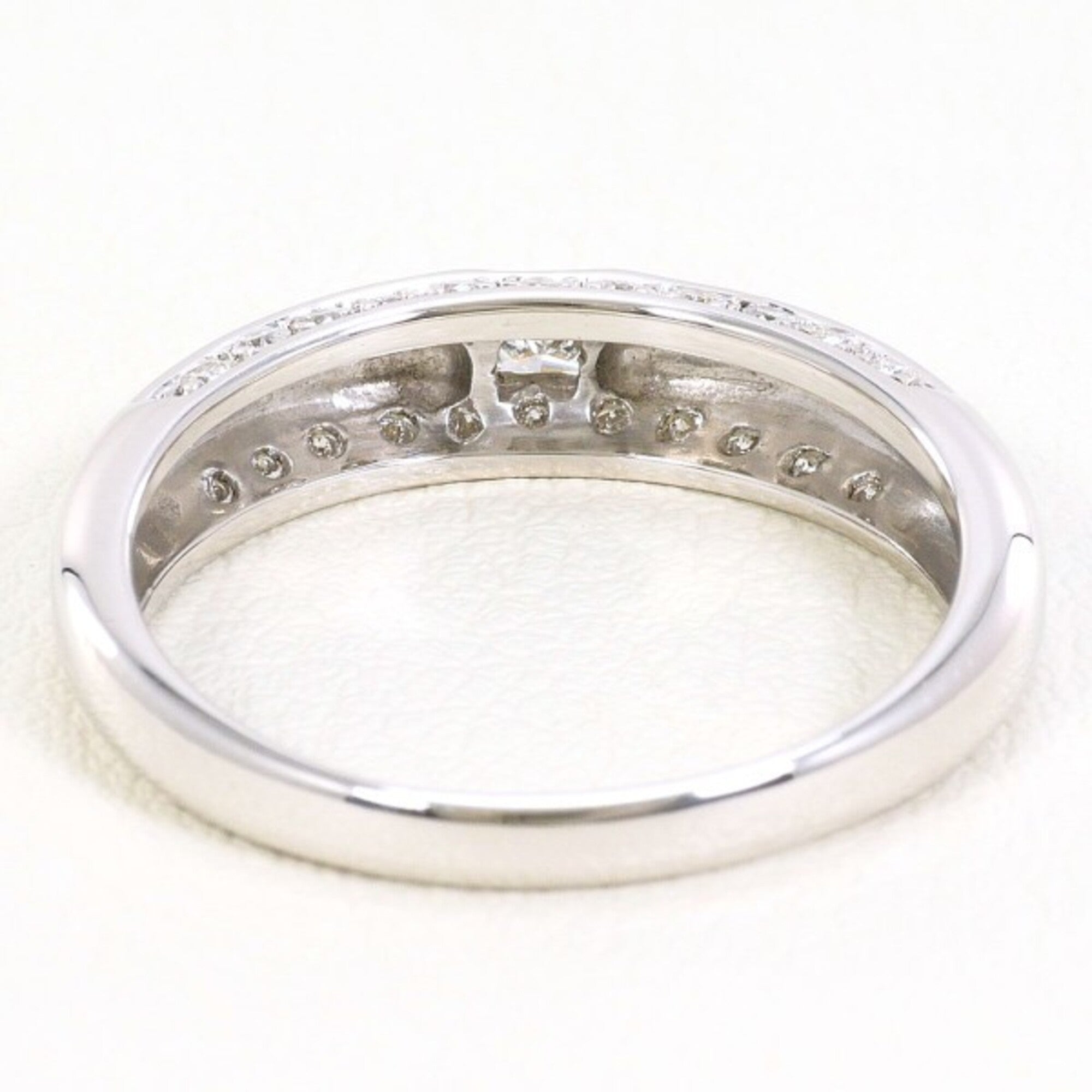 Unbranded White Gold White Gold (18K) Band Ring (Pre-Owned)