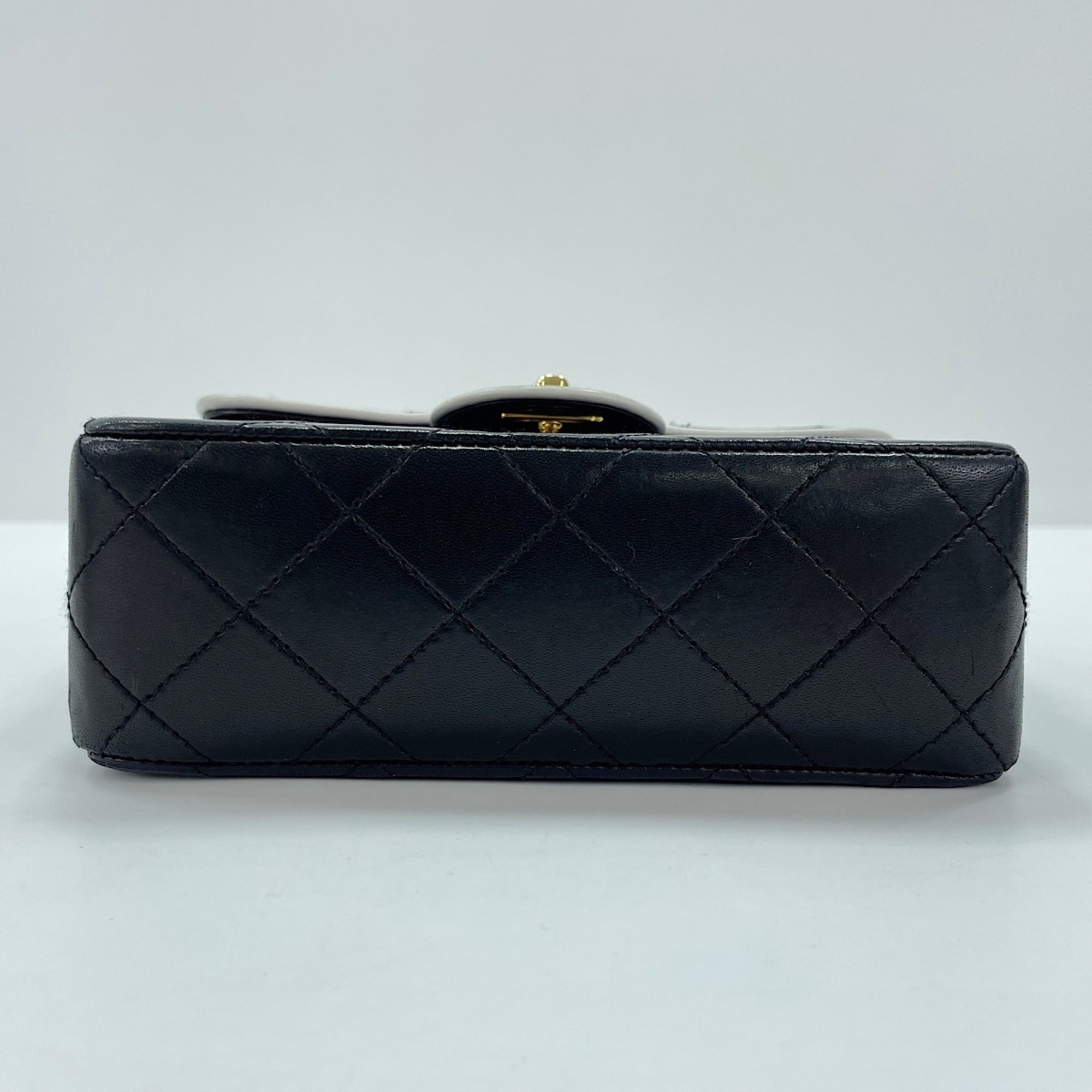 Chanel Matelasse Black Shoulder Bag (Pre-Owned)
