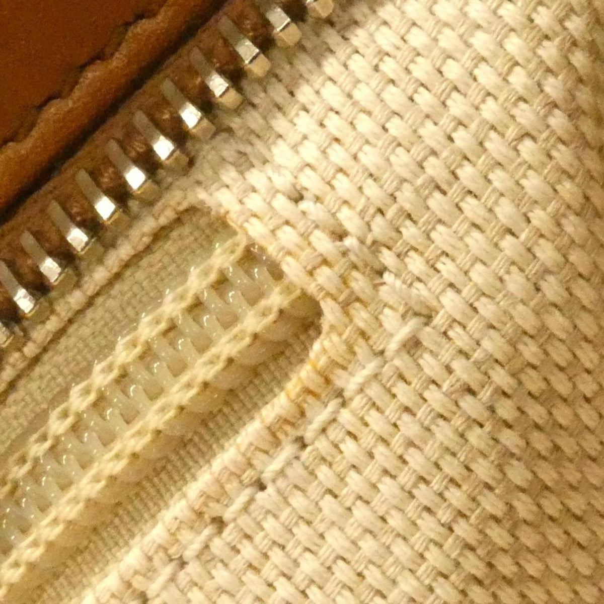 Gucci Beige Gg Canvas Handbag (Pre-Owned)
