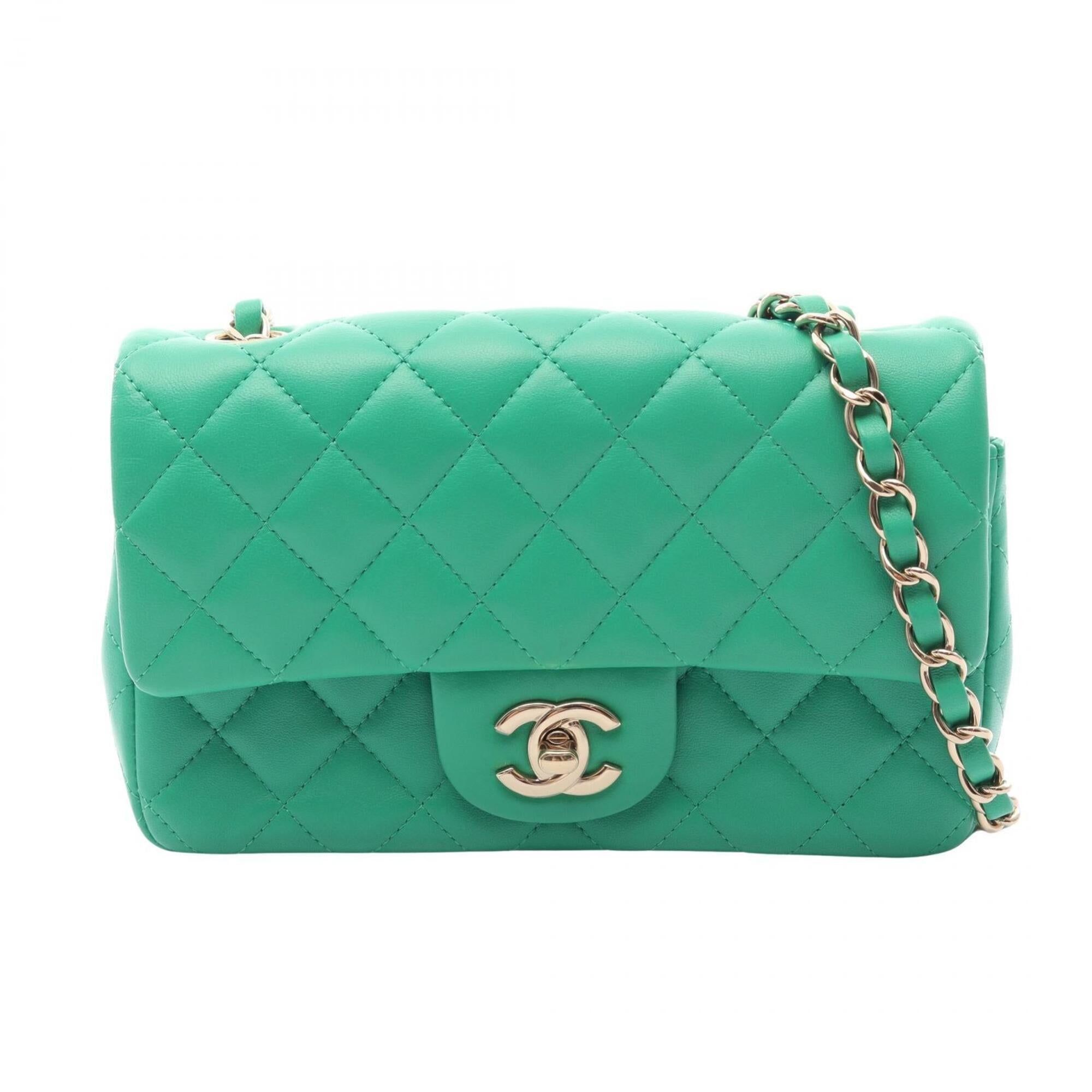 Chanel Green Leather Handbag Shoulder Bag (Pre-Owned)