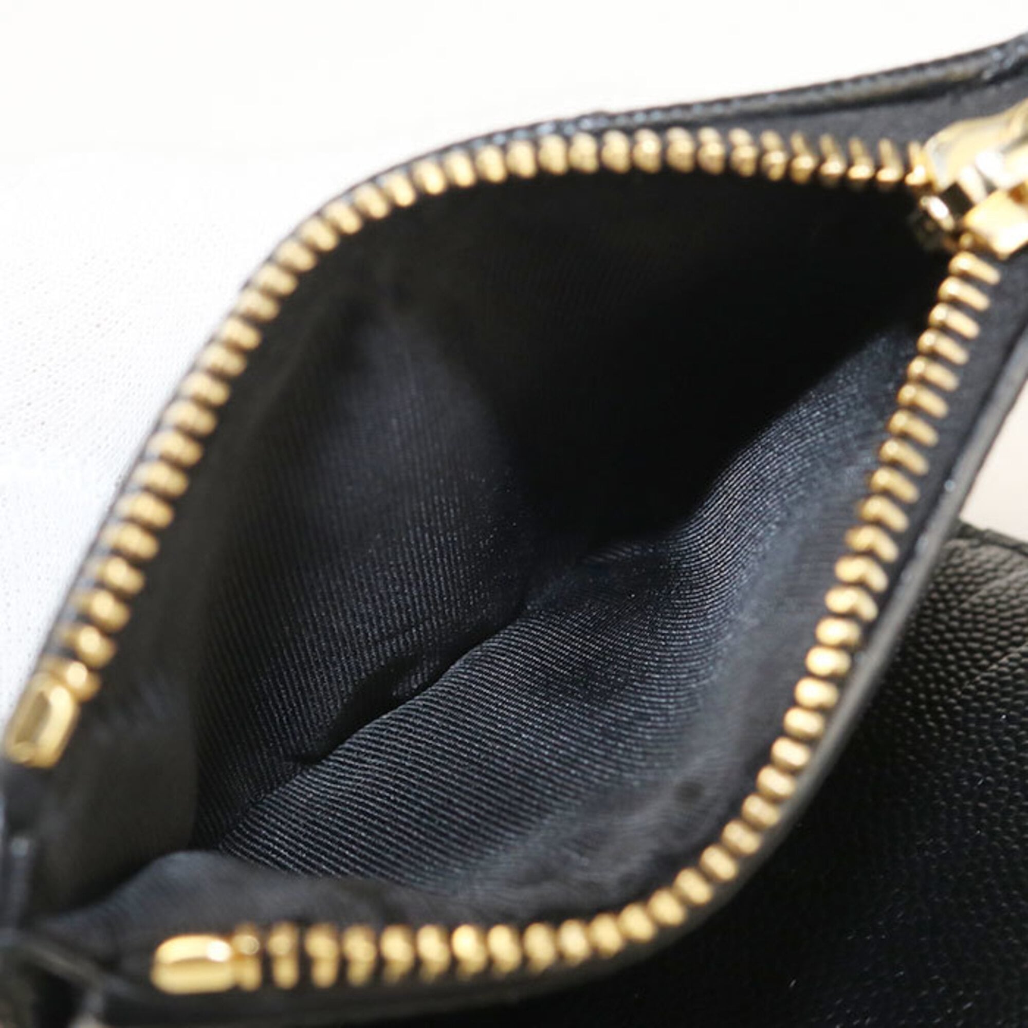 Saint Laurent Black Leather Wallet (Bi-Fold) (Pre-Owned)