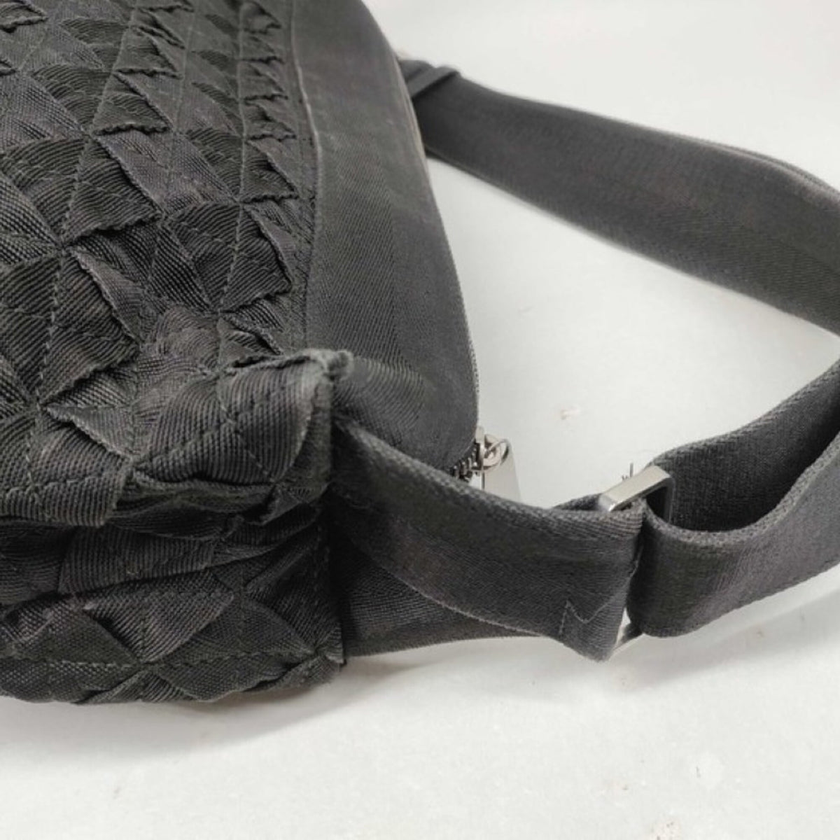 Bottega Veneta Black Canvas Shoulder Bag (Pre-Owned)