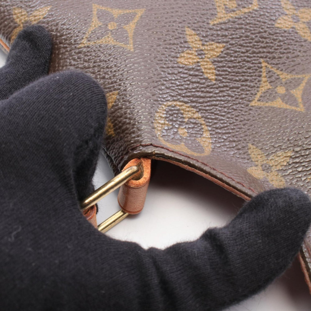 Louis Vuitton Brown Coated Canvas Leather Handbag Shoulder Bag (Pre-Owned)