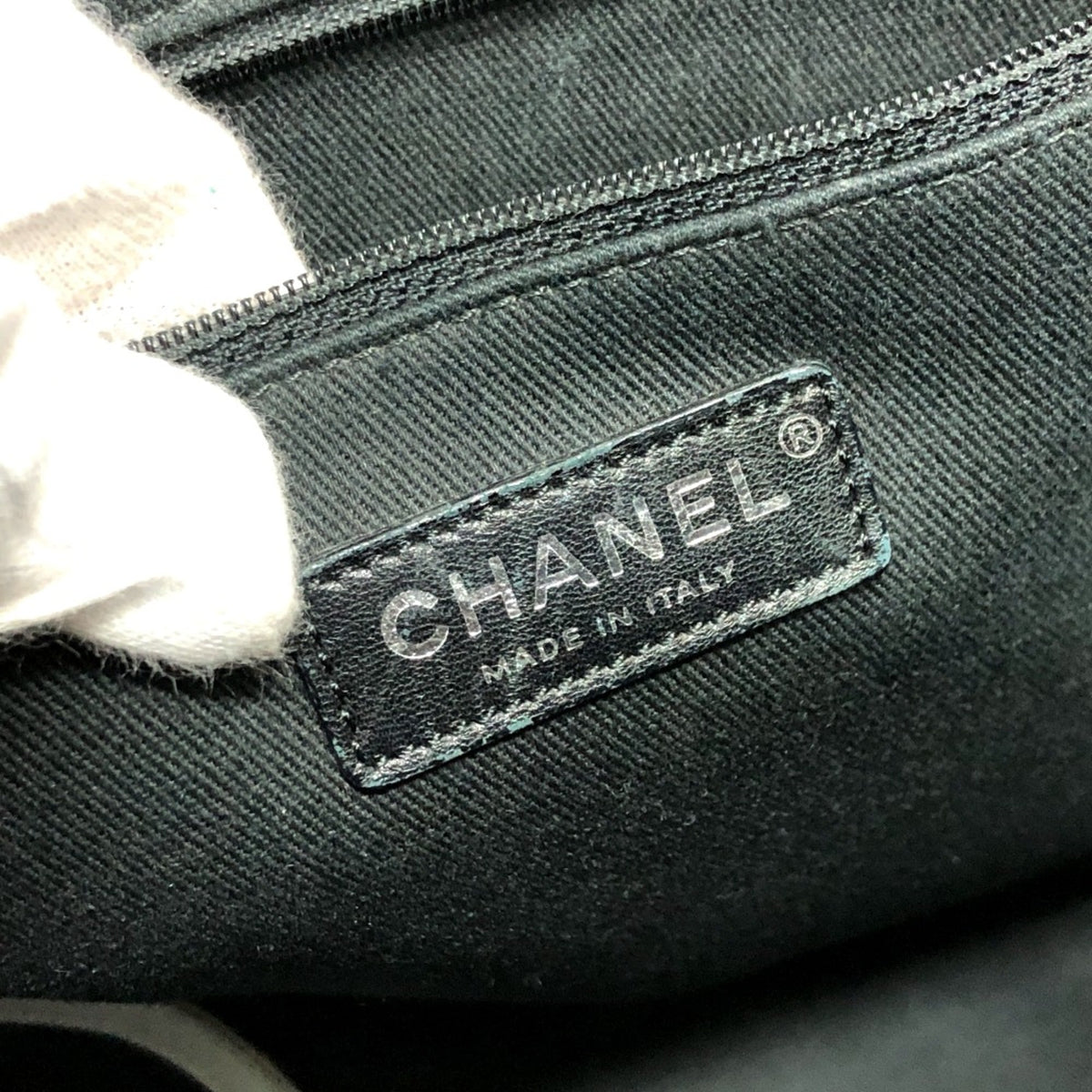 Chanel Black Cloth Shoulder Bag (Pre-Owned)
