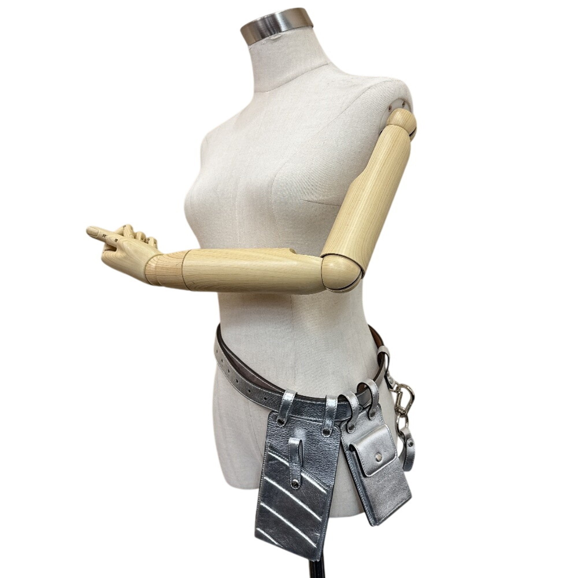 Fendi Silver Leather Fanny Pack (Pre-Owned)