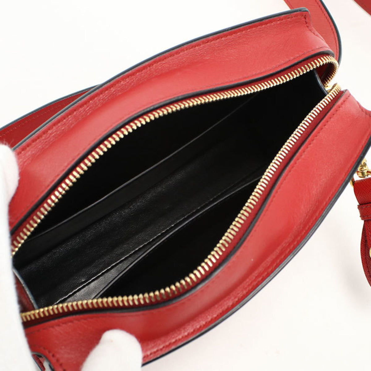 Prada Red Color Leather Shoulder Bag (Pre-Owned)