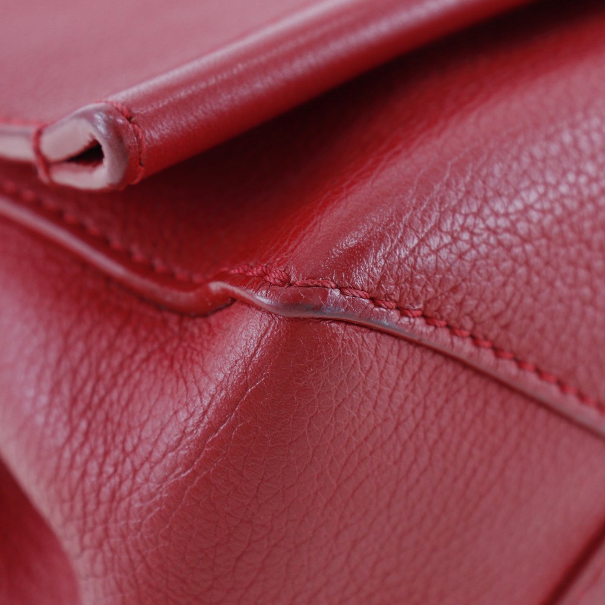 Louis Vuitton Red Color Ruby Leather Shoulder Bag (Pre-Owned)