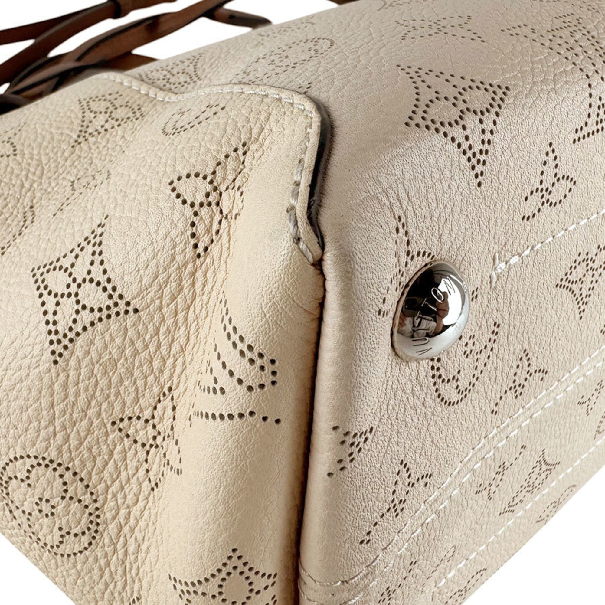 Louis Vuitton Beige Mahina Leather Handbag Shoulder Bag (Pre-Owned)