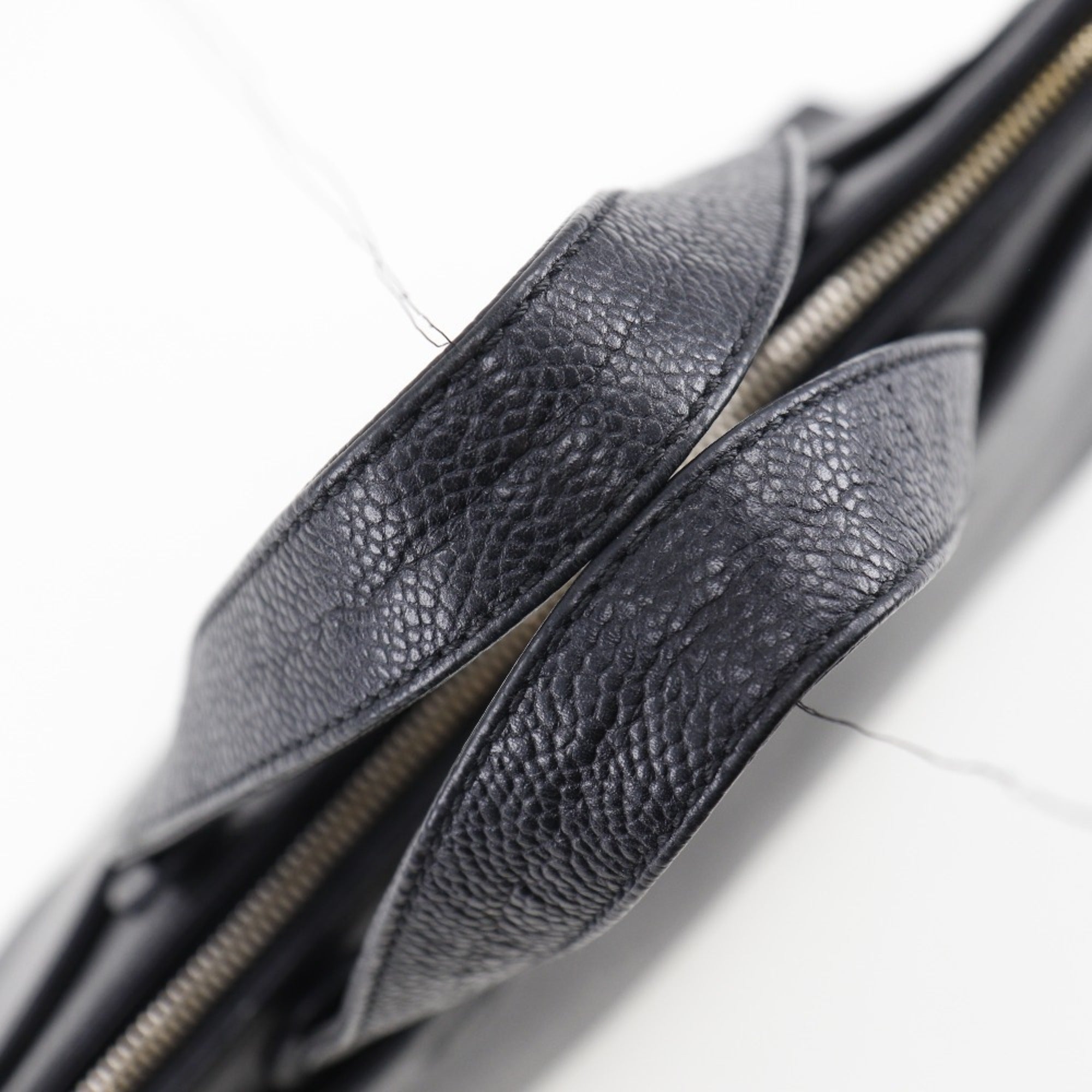 Chanel Black Caviar Leather Handbag (Pre-Owned)