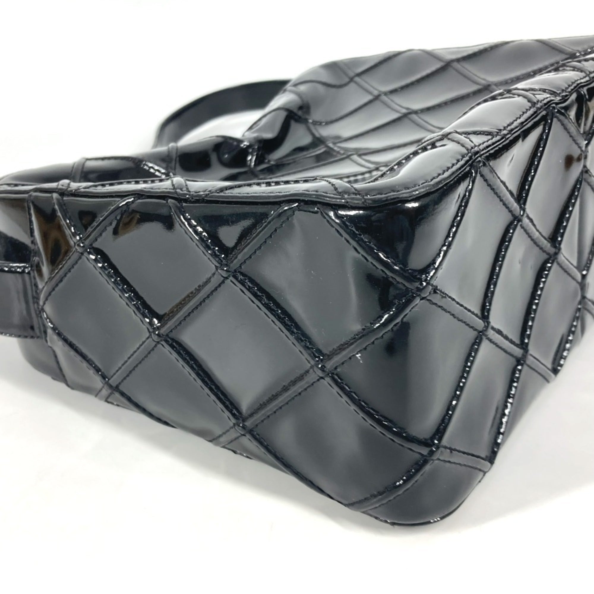 Chanel Black Patent Leather Handbag Shoulder Bag (Pre-Owned)
