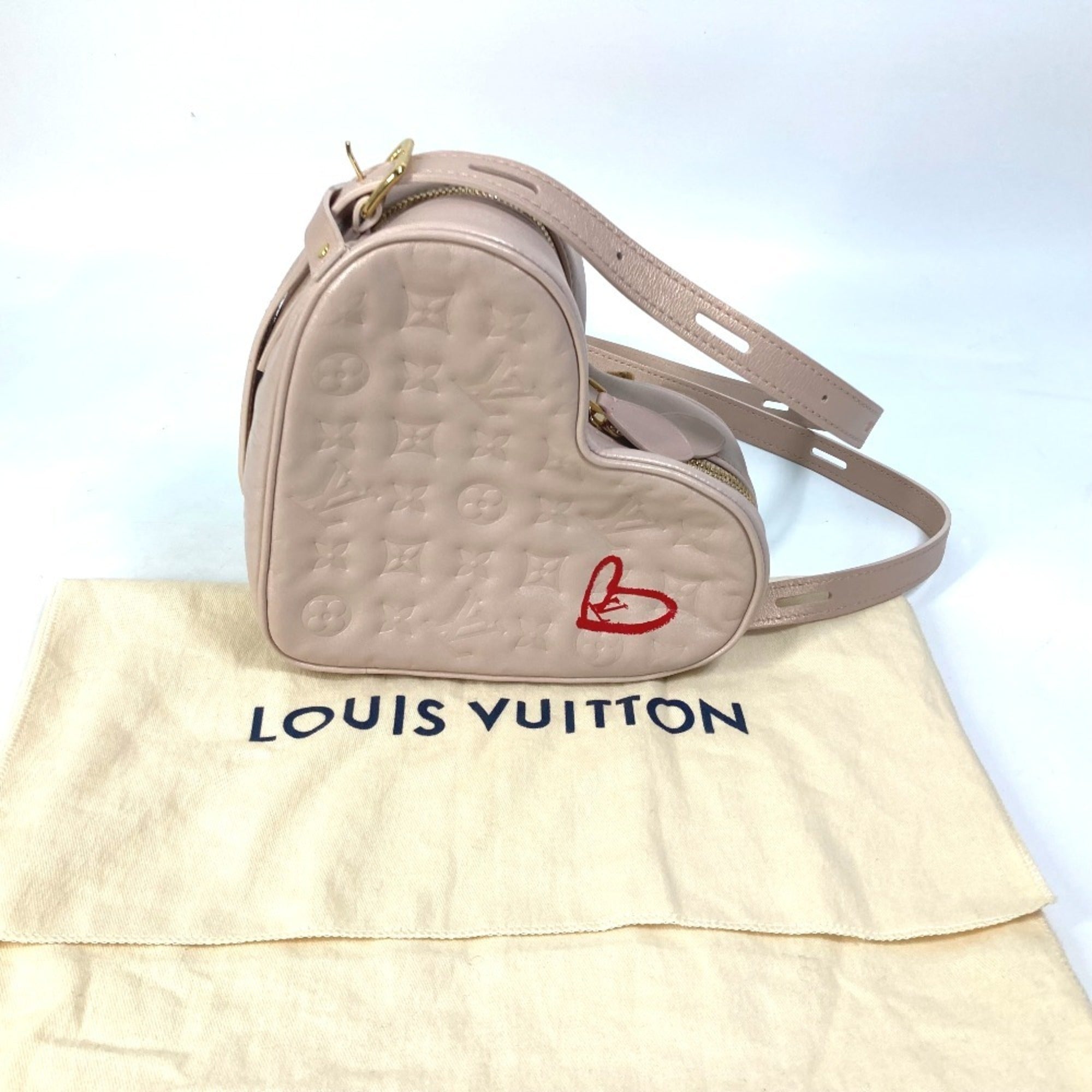 Louis Vuitton Light Pink Leather Pochette Shoulder Bag (Pre-Owned)