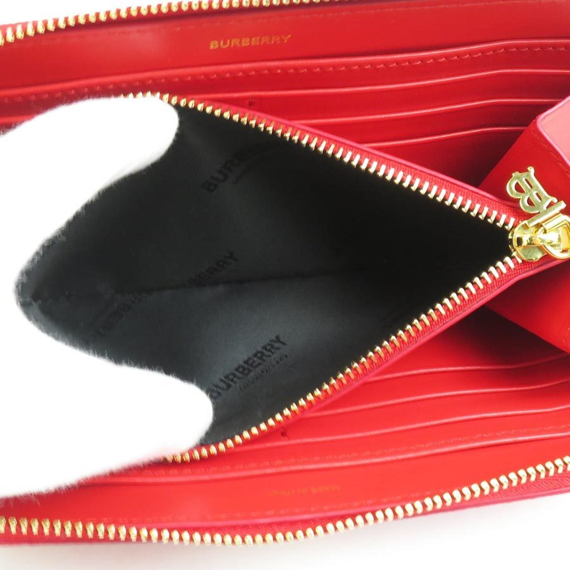 Burberry Red Color Leather Long Wallet (Bi-Fold) (Pre-Owned)