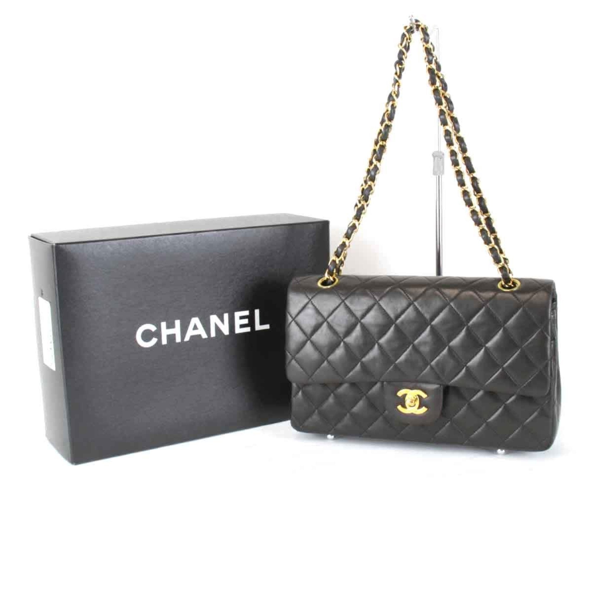 Chanel Black Leather Shoulder Bag (Pre-Owned)