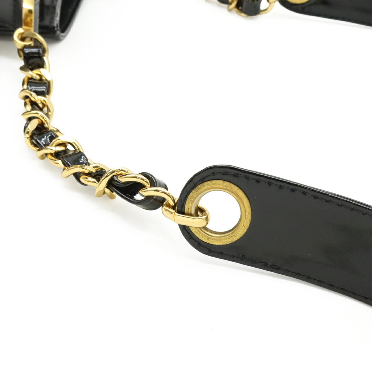 Chanel Black Leather Shoulder Bag (Pre-Owned)