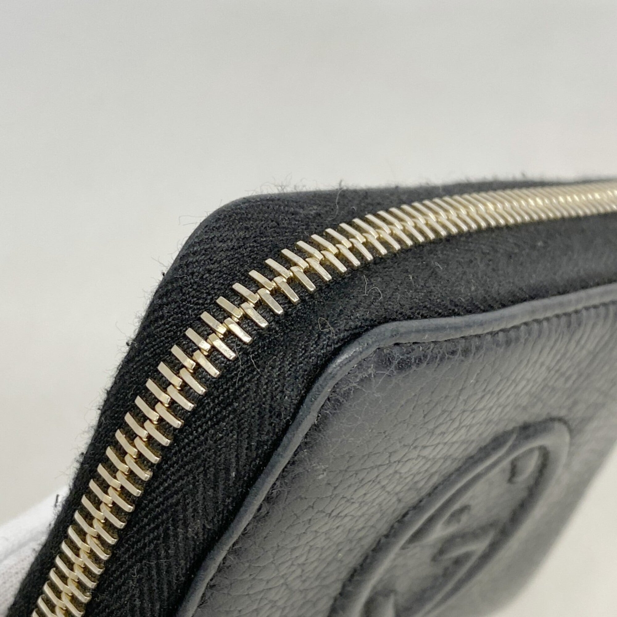 Gucci Black Leather Coin Purse/Coin Case (Pre-Owned)