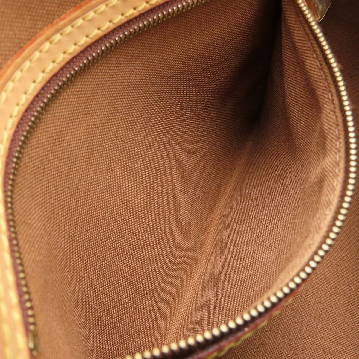Louis Vuitton Brown Monogram Canvas Handbag (Pre-Owned)