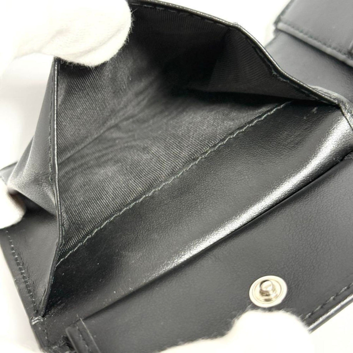 Prada Black Leather Wallet (Bi-Fold) (Pre-Owned)