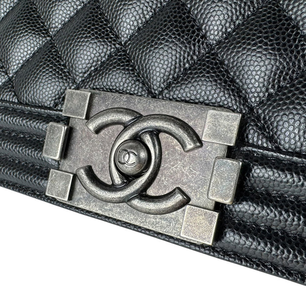 Chanel Black Grained Calfskin Shoulder Bag (Pre-Owned)