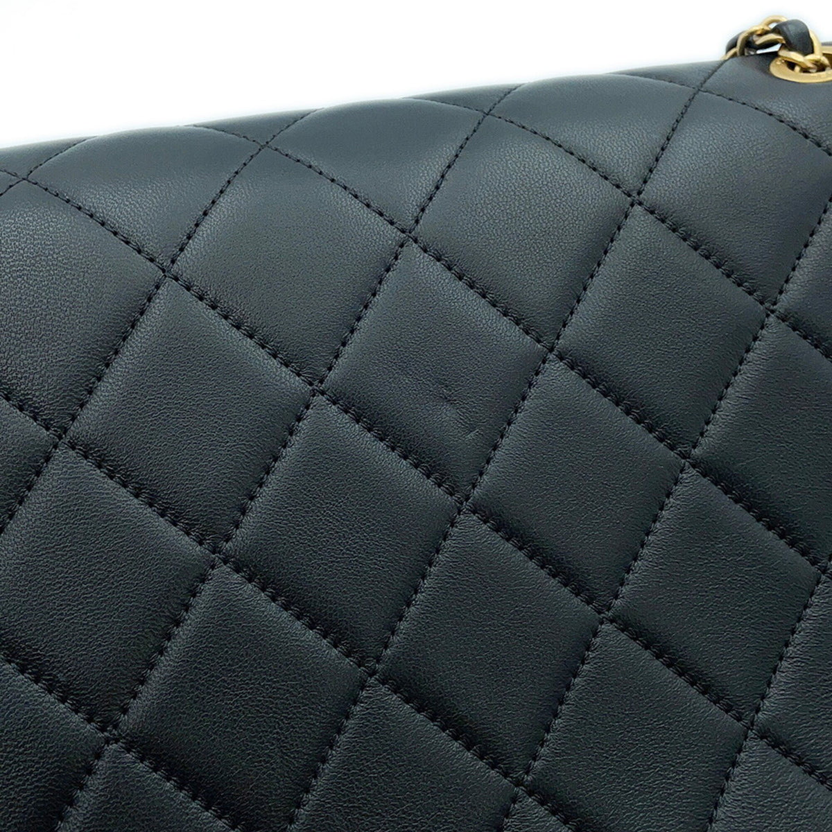 Chanel Matelasse Black Leather Handbag Shoulder Bag (Pre-Owned)