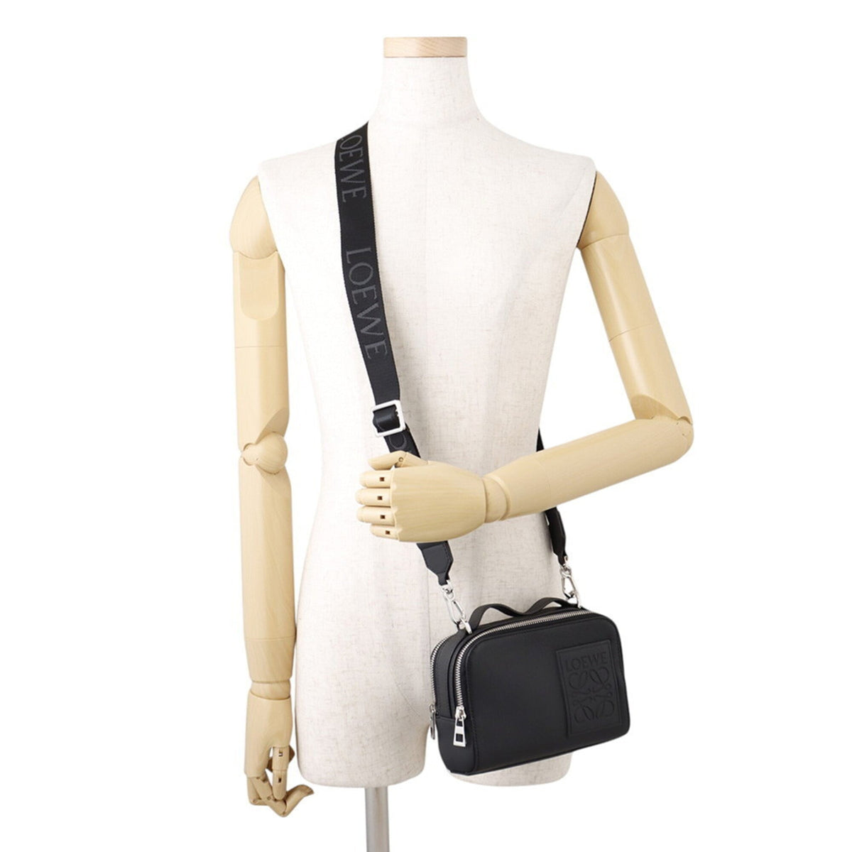 Loewe Black Leather Shoulder Bag Sling Bag (Pre-Owned)