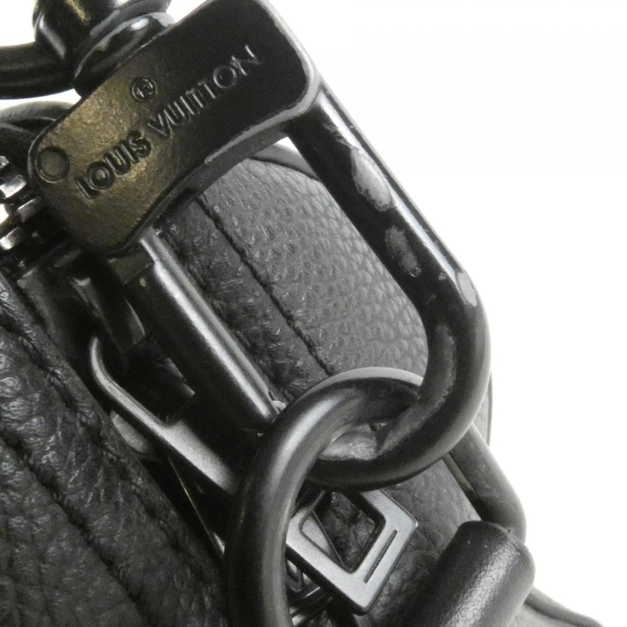 Louis Vuitton Black Leather Shoulder Bag (Pre-Owned)