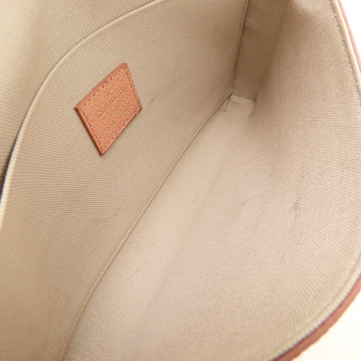 Louis Vuitton Leather Pochette Shoulder Bag (Pre-Owned)
