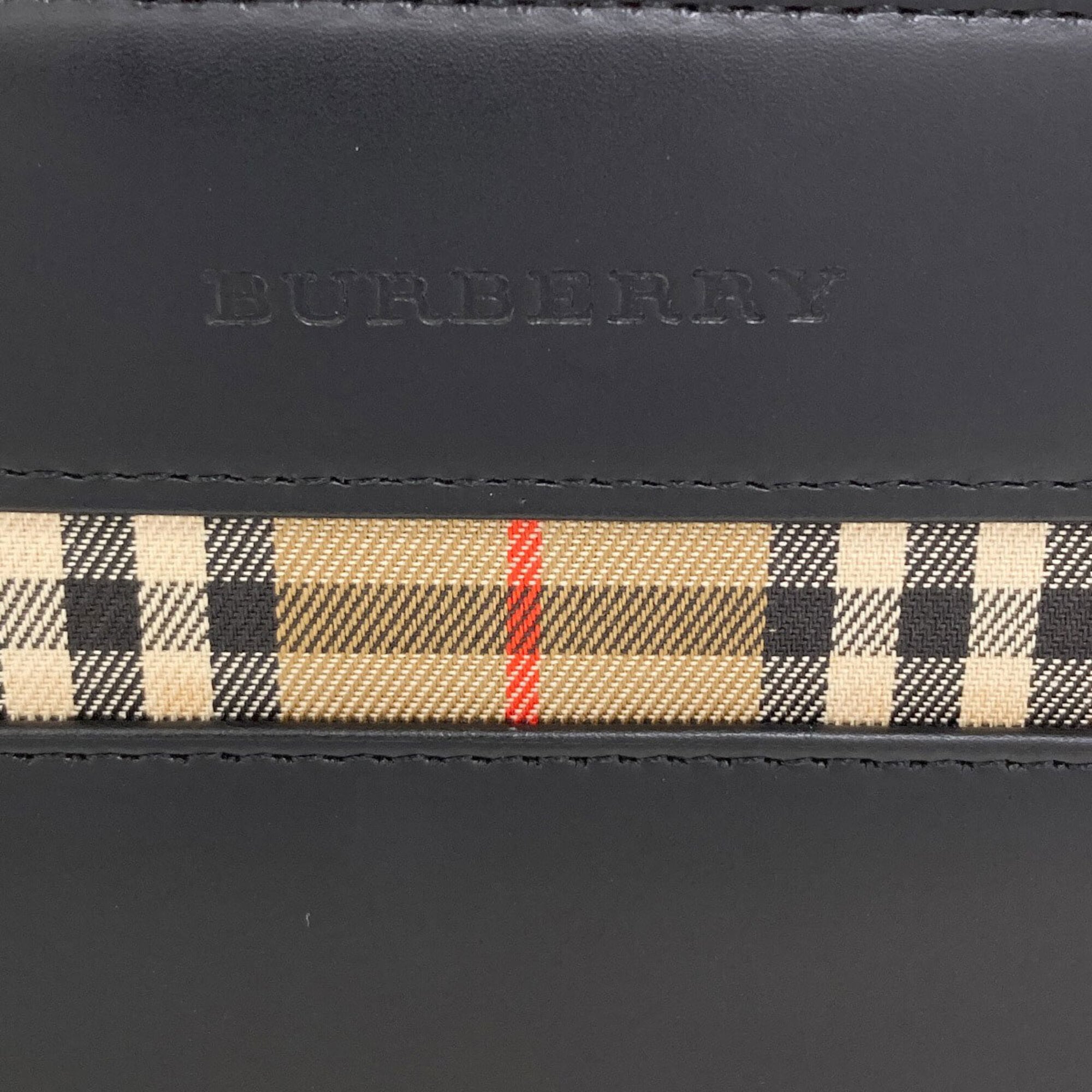 Burberry Black Leather Handbag (Pre-Owned)