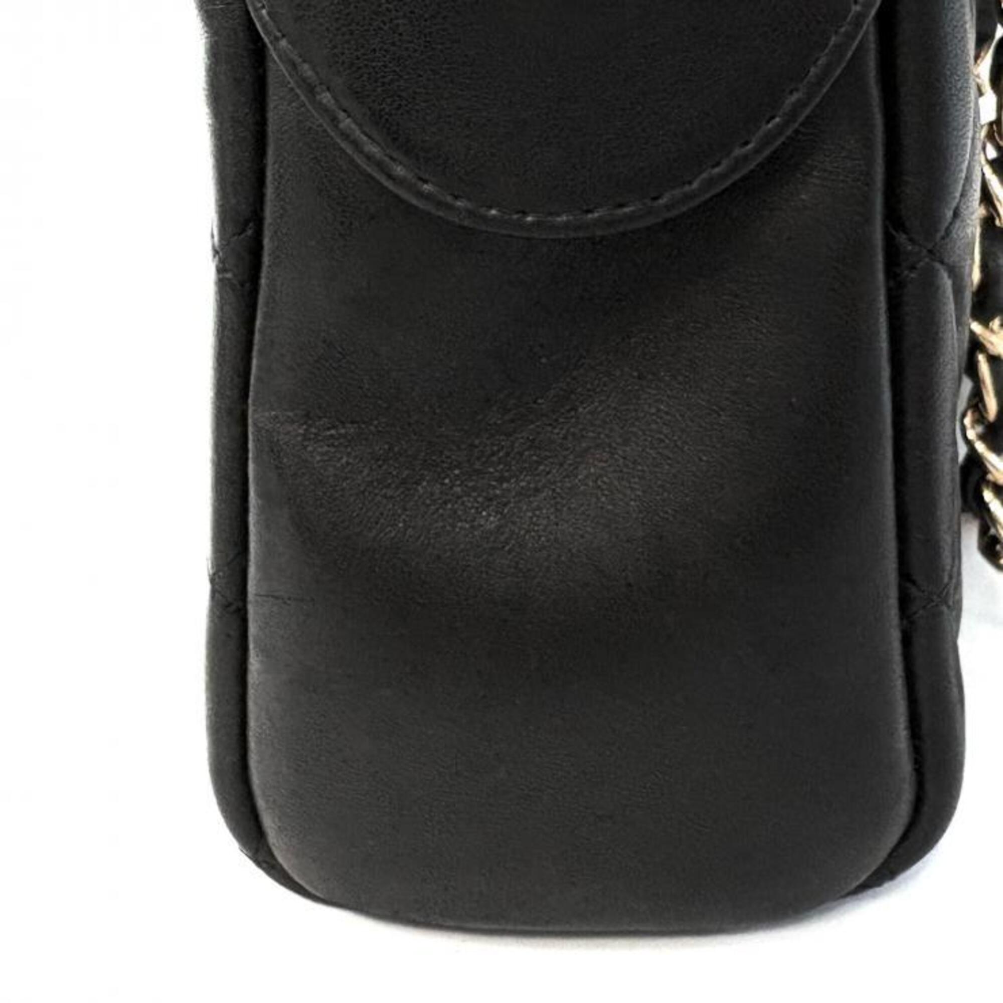Chanel Black Leather Shoulder Bag (Pre-Owned)