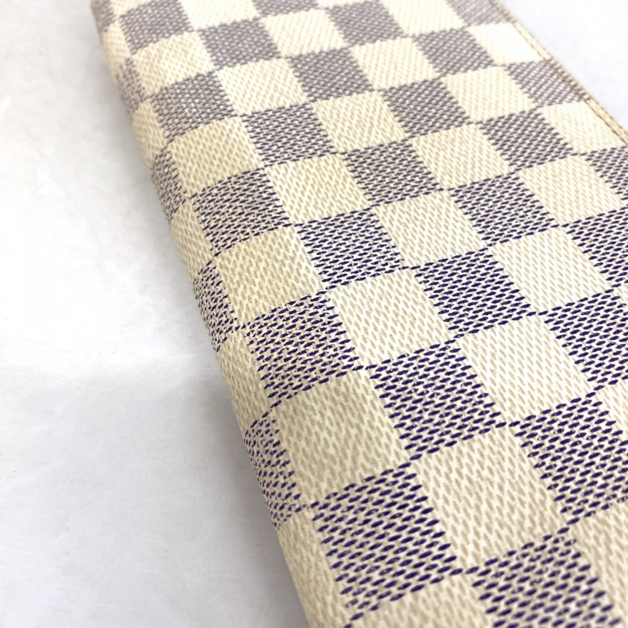 Louis Vuitton White Long Wallet (Bi-Fold) (Pre-Owned)