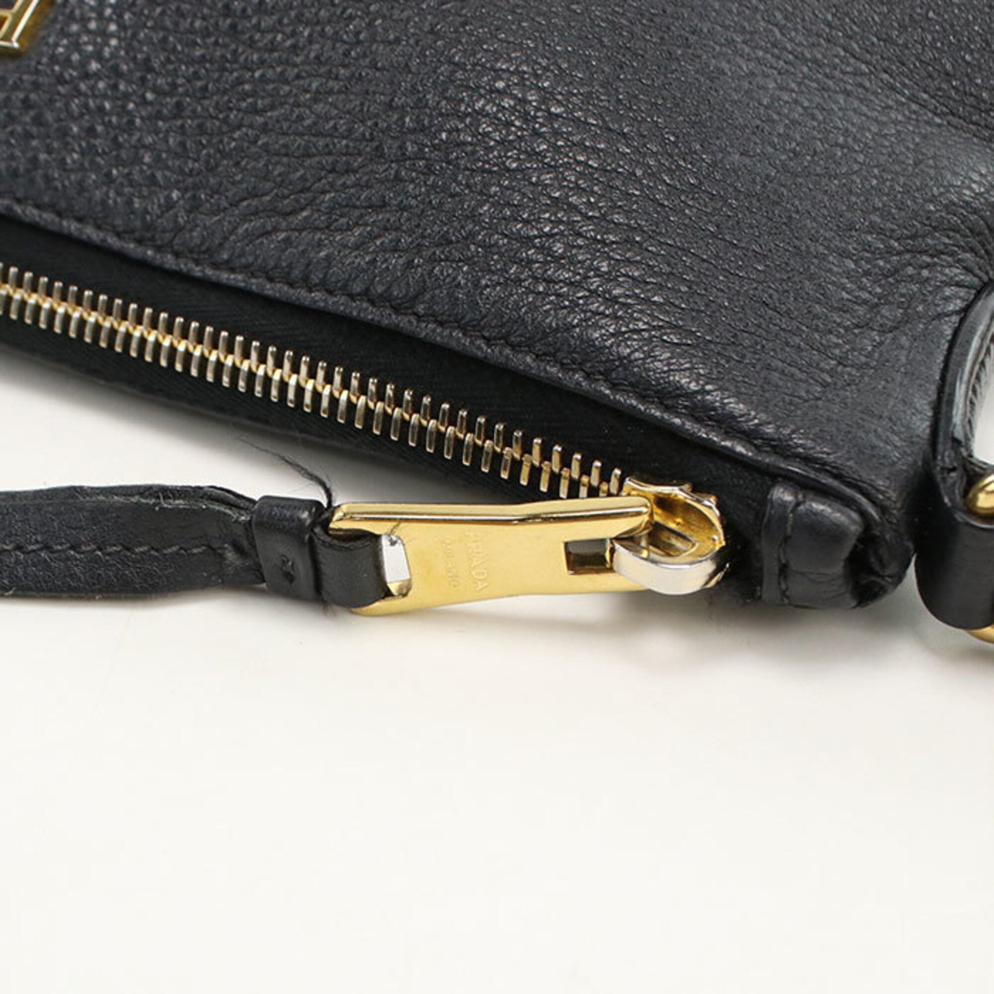 Prada Black Leather Shoulder Bag (Pre-Owned)