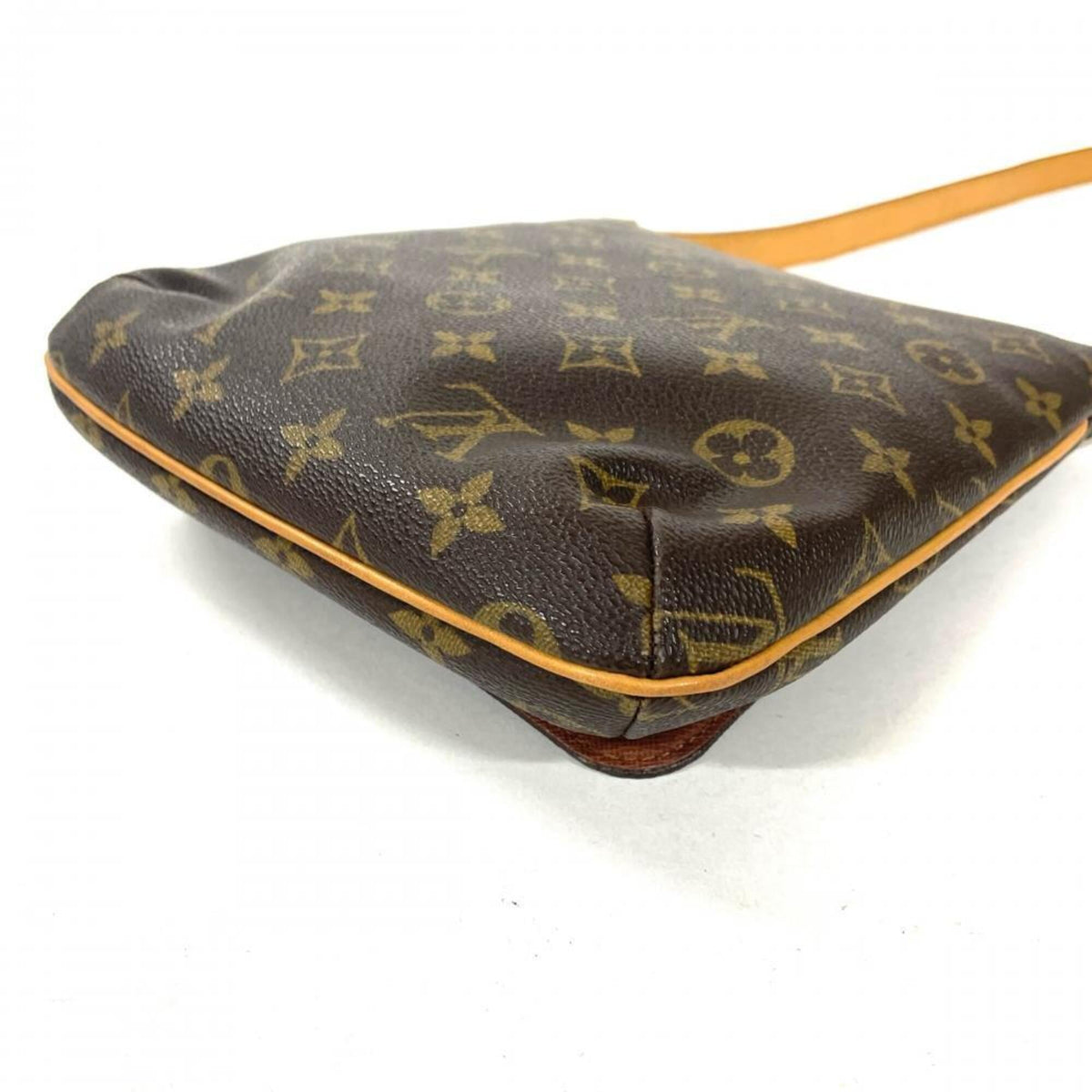 Louis Vuitton Brown Monogram Canvas Shoulder Bag (Pre-Owned)