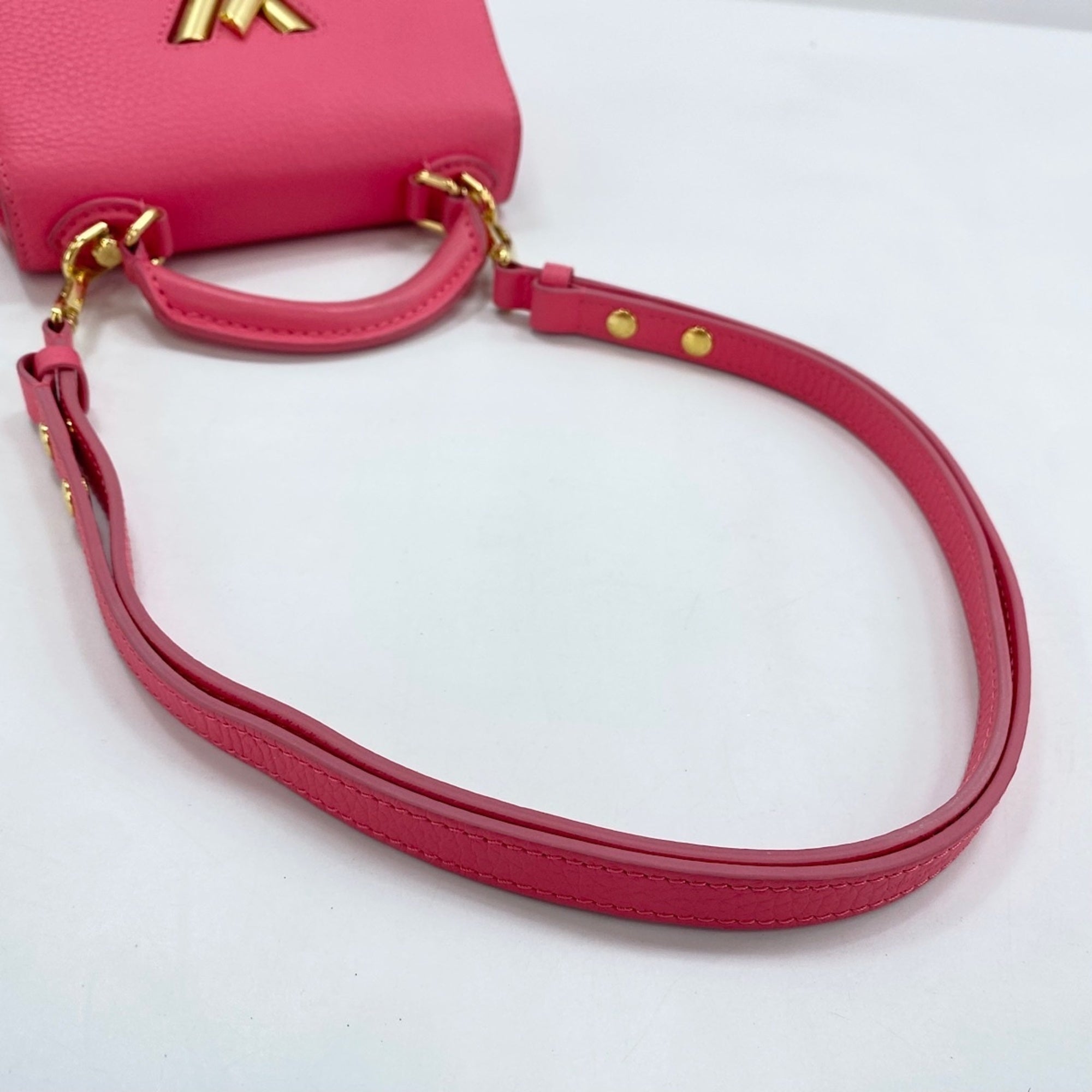 Louis Vuitton Pink Handbag (Pre-Owned)