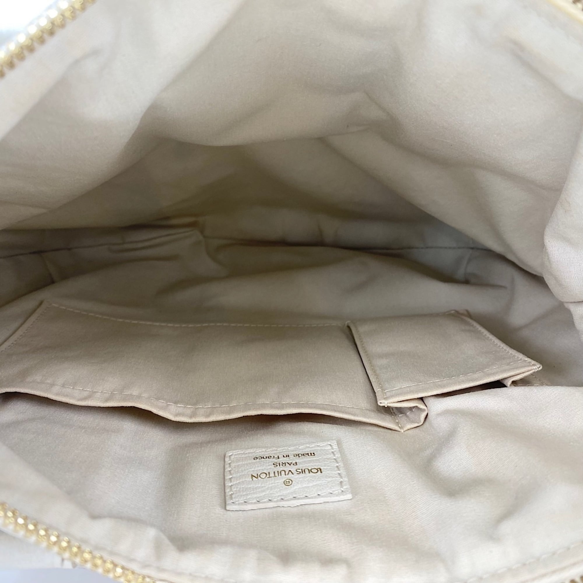 Louis Vuitton White Handbag (Pre-Owned)